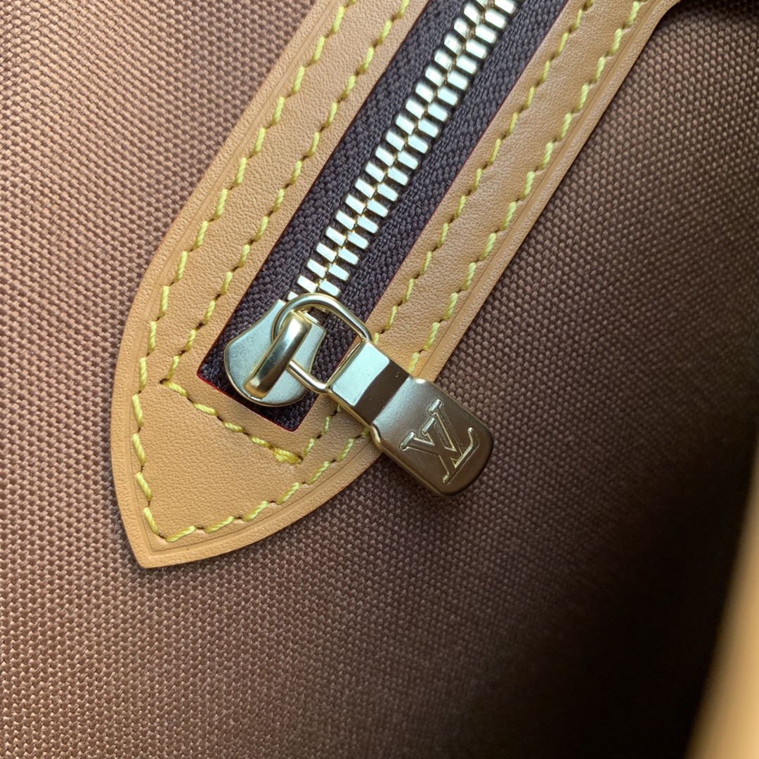 TÚI LOUIS VUITTON Boulogne Monogram Messenger Bag