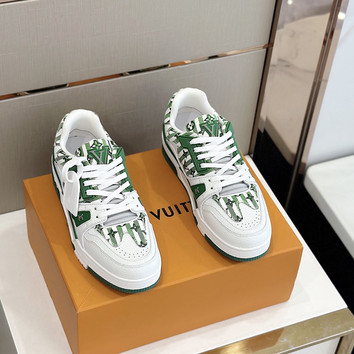 GIÀY LOUIS VUITTON TRAINER MONOGRAM SNEAKERS SHOES AAA