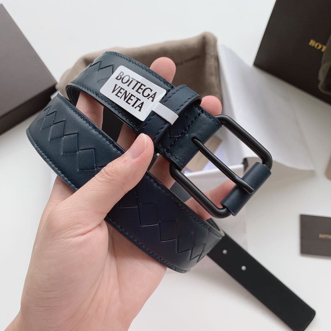 DÂY LƯNG BOTTGA VENETA BLUE INTRECCIATO LEATHER Khóa đen mờ