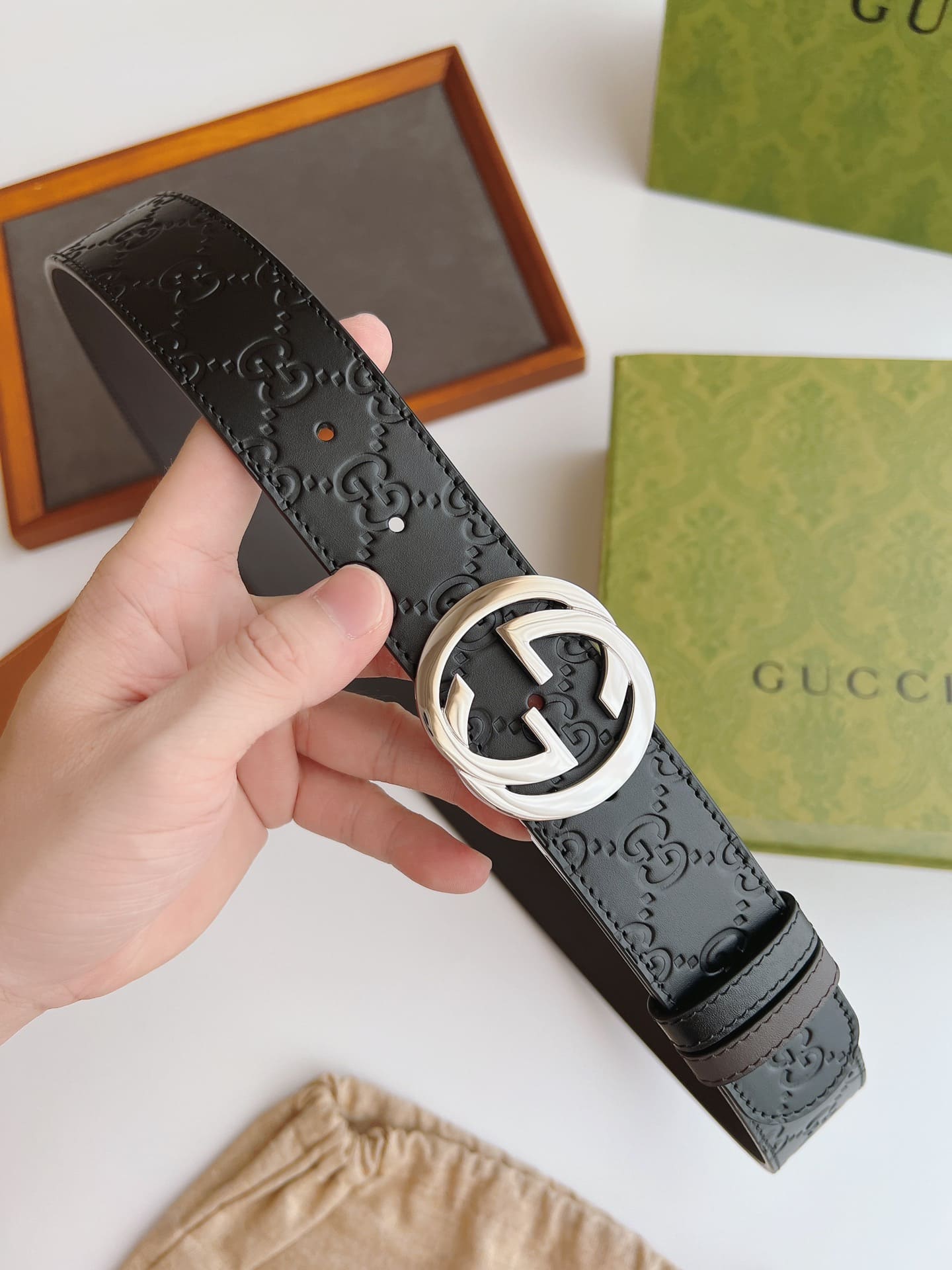DÂY LƯNG GUCCI GG BLACK CALFSKIN LEATHER Khóa bạc