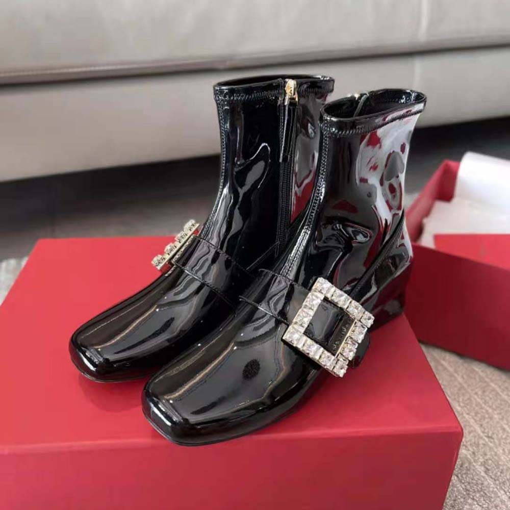 GIÀY Roger Vivier Women Très Vivier Babies Strass Buckle Strech Boots in Patent Leather-Black