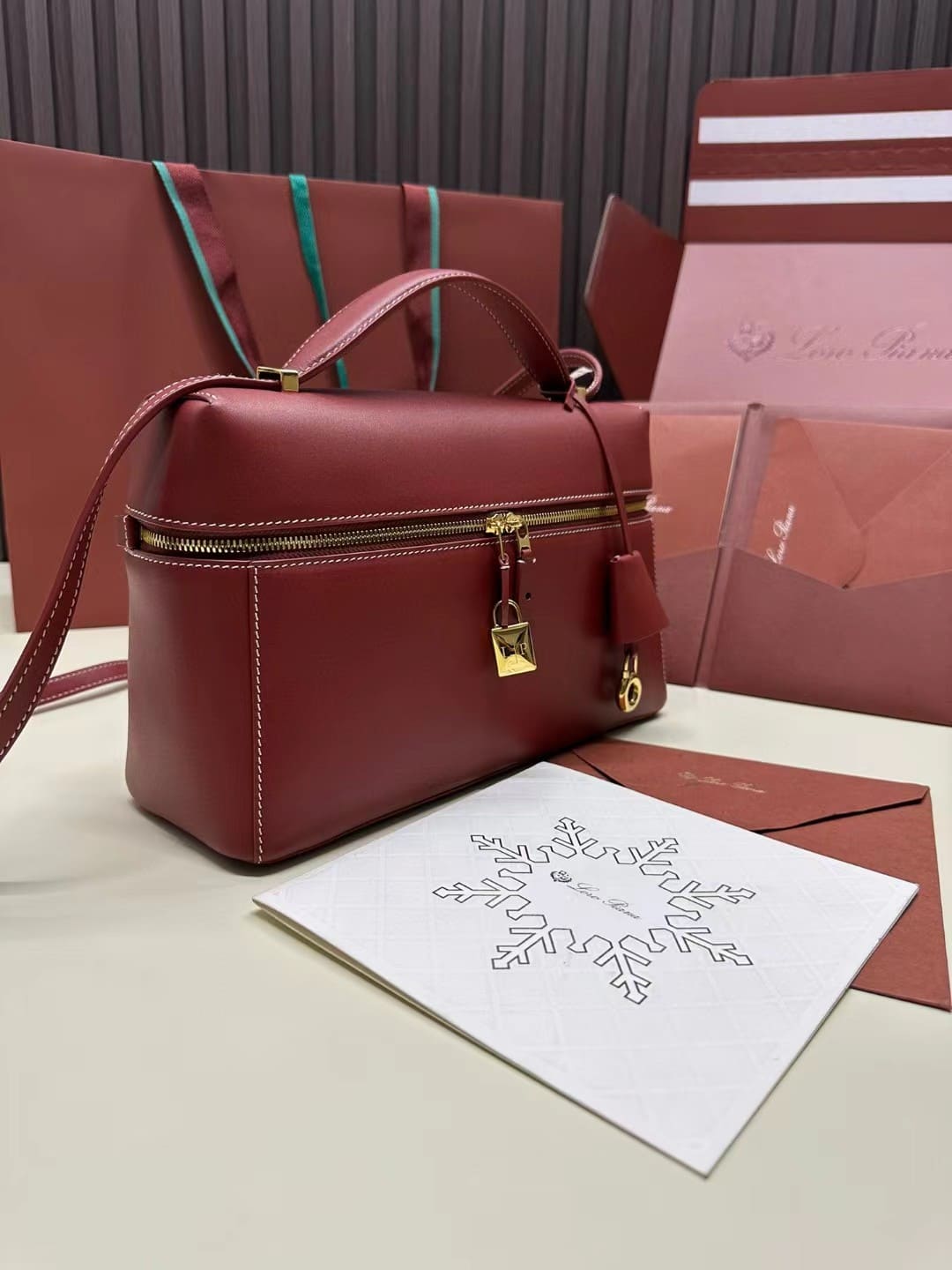 TÚI Loro Piana Women Extra Pocket L27 in Sheepskin Leather Bordeaux