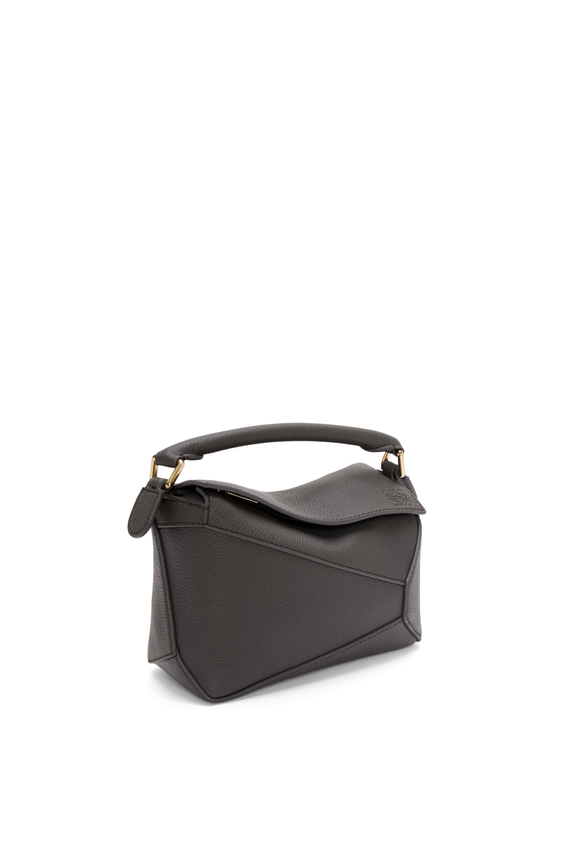 Túi LOEWE Mini Puzzle bag in soft grained calfskin grey