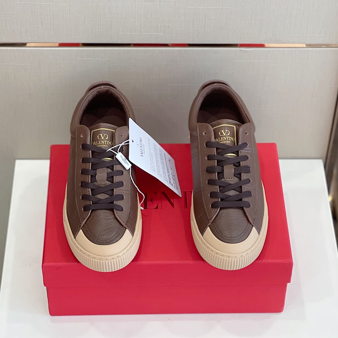 GIÀY VALENTINO STUDD LEATHER SNEAKER SHOES AAA