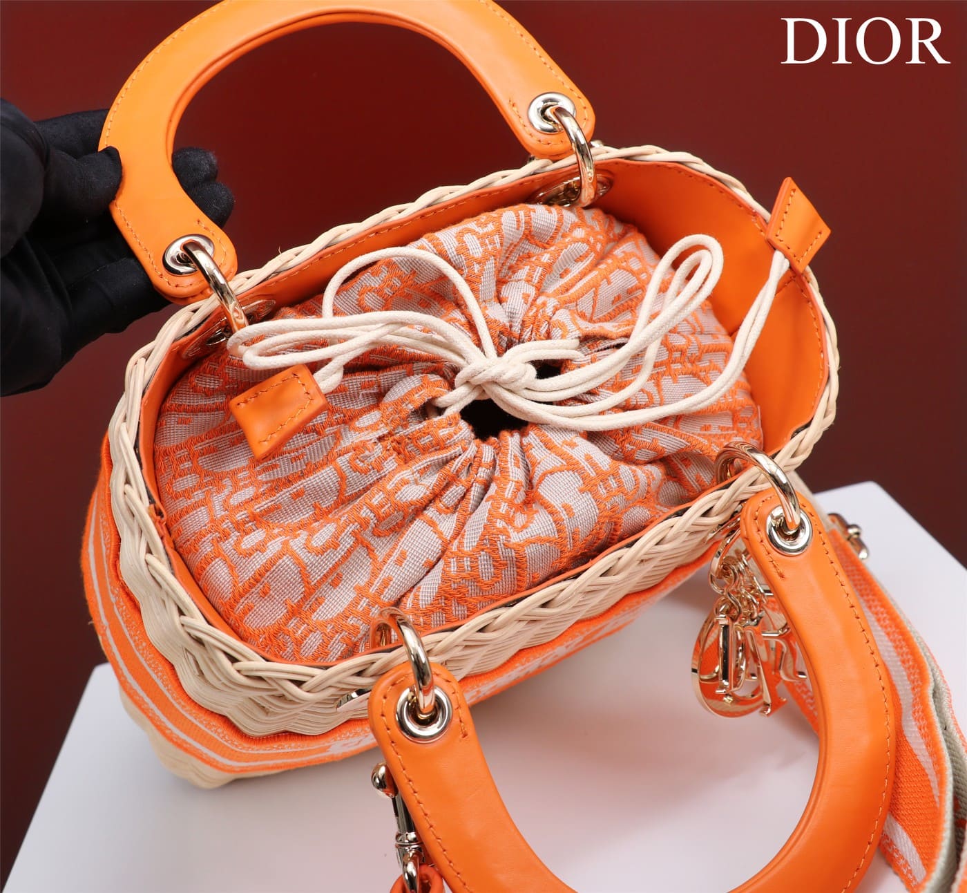 TÚI Dior Women Medium Lady Dior Bag Natural Wicker and Orange Dior Oblique Jacquard dệt tay bằng liễu gai