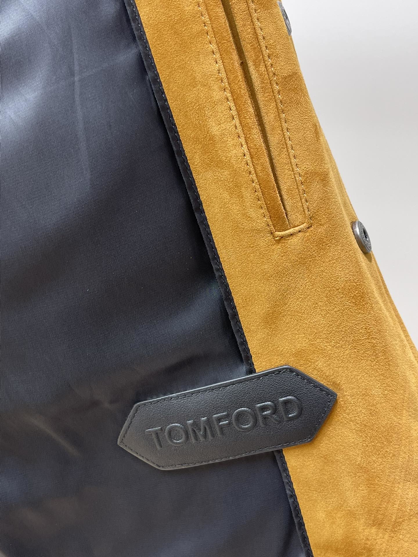 ÁO TOM FORD SUEDE LEATHER JACKET
