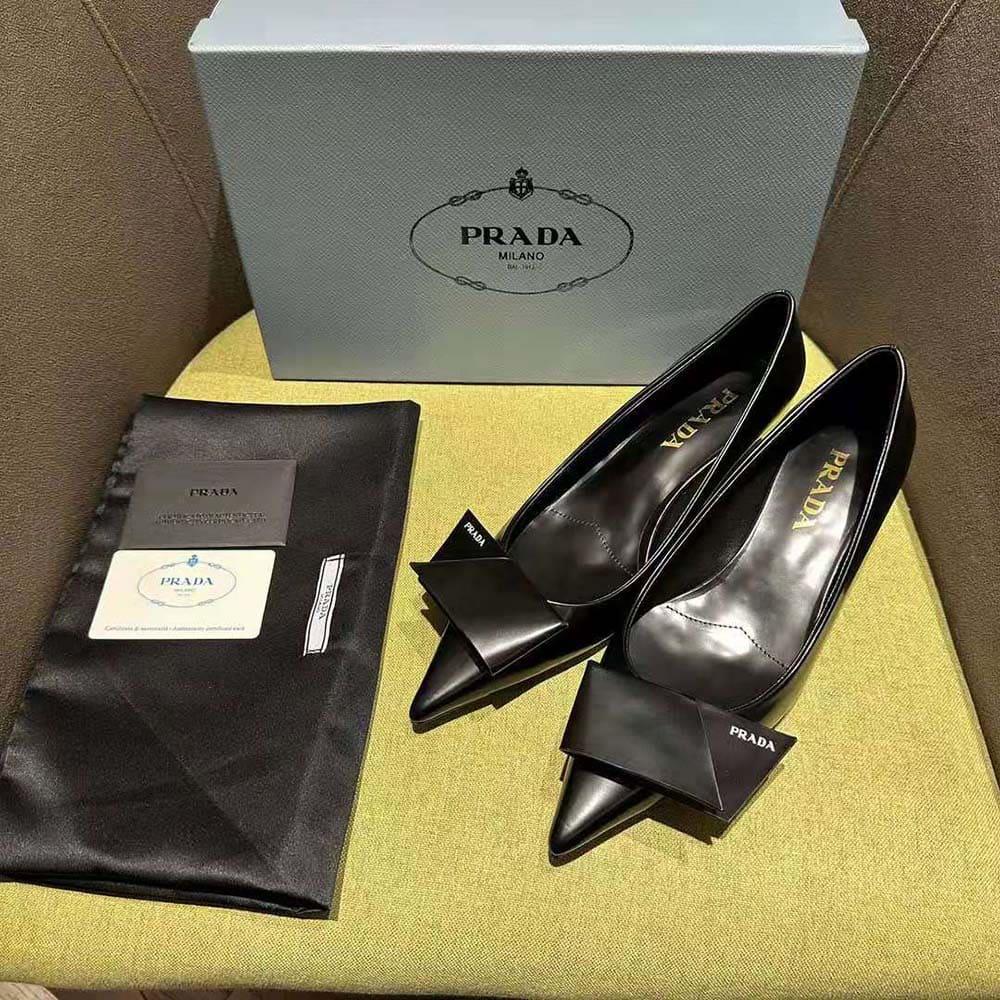 GIÀY Prada Women Brushed Leather Pumps-Black