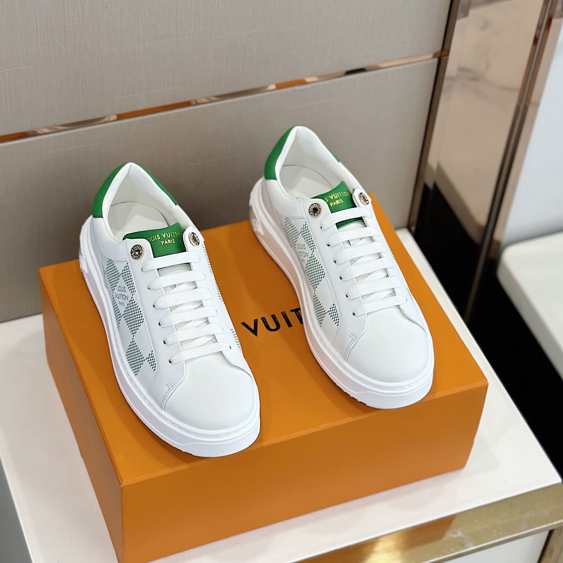 GIÀY LOUIS VUITTON TIME OUT MONOGRAM SNEAKERS SHOES AAA
