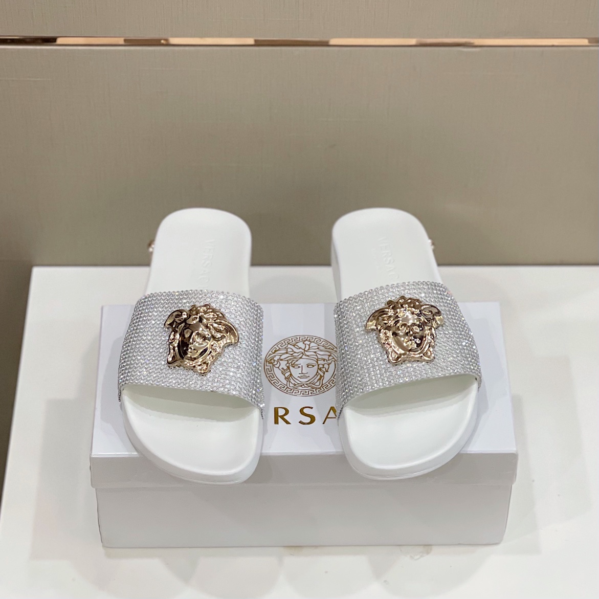 DÉP VERSACE MEDUSA HEAD GLITTER SLIPPER