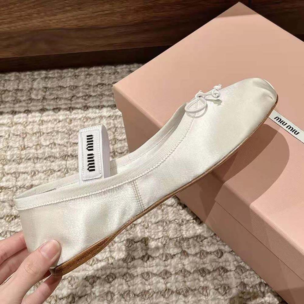 GIÀY Miu Miu Women Satin Ballerinas with Knit Logo Label-White