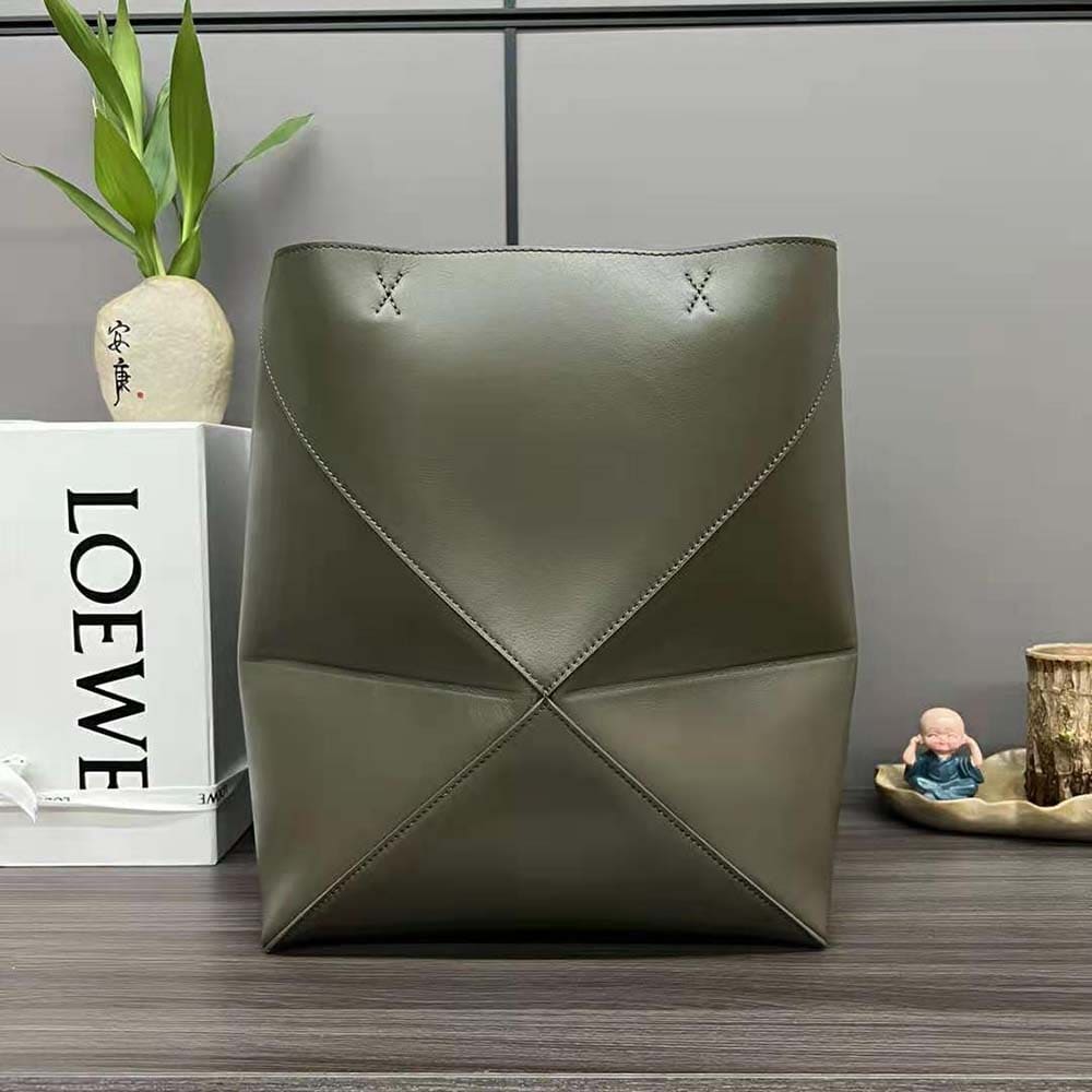 TÚI Loewe Unisex Puzzle Fold Tote in Shiny Calfskin-Green