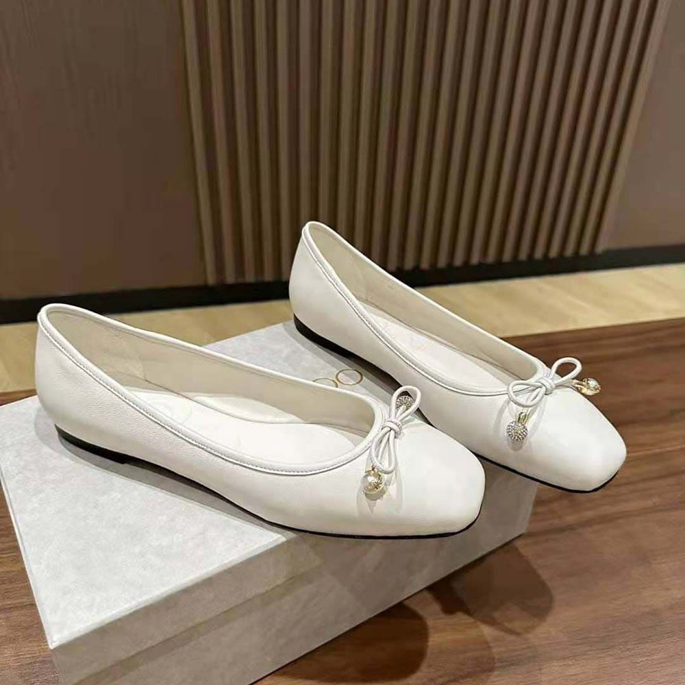 GIÀY Jimmy Choo Women Elme Flat Latte Nappa Leather Flats with Pearl Embellishment