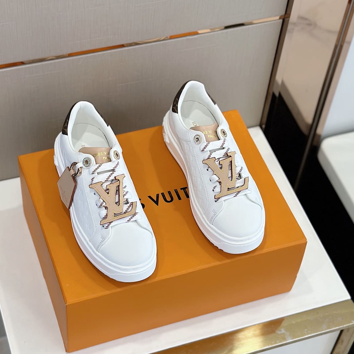 GIÀY LOUIS VUITTON TIME OUT MONOGRAM SNEAKERS SHOES AAA