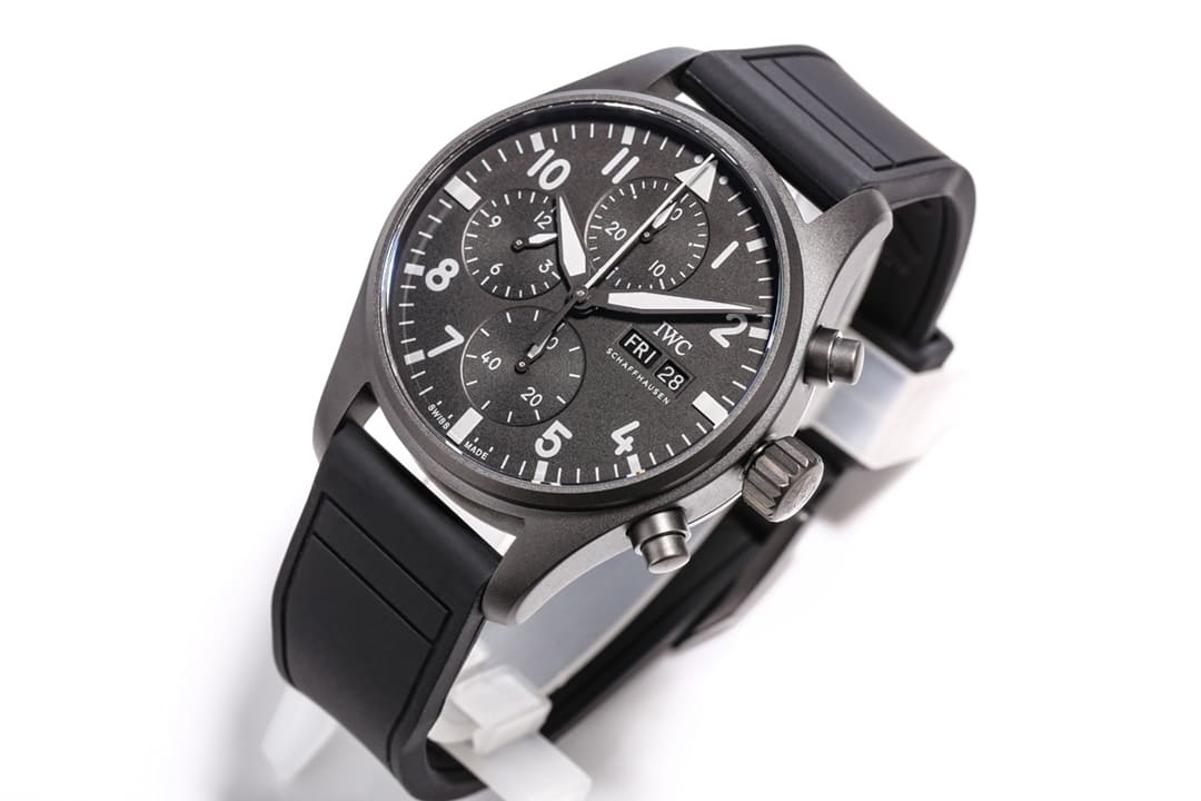 Đồng hồ IWC SCHAFFHAUSEN AMG BLACK Automatic mặt số màu xám