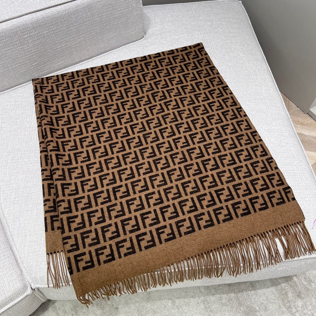 KHĂN FENDI Double F travel blanket scarf