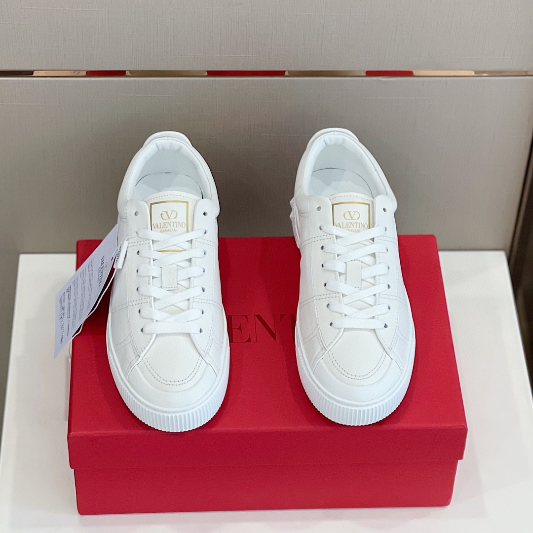 GIÀY VALENTINO STUDD LEATHER SNEAKER SHOES AAA