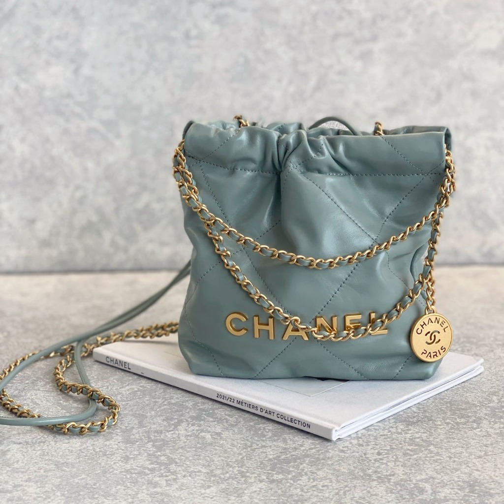 TÚI CHANEL 22 MINI Da Bê Sáng Bóng màu Baby Blue