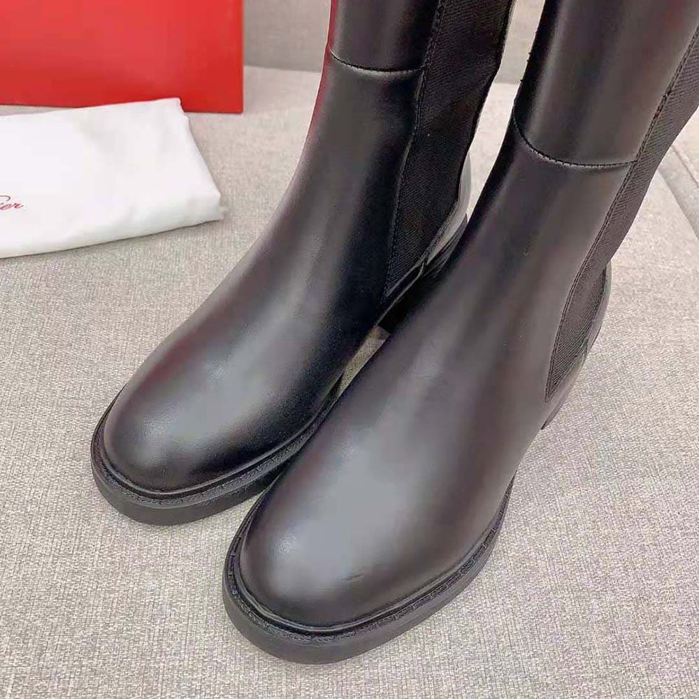 GIÀY Roger Vivier Women Viv’ Rangers Metal Buckle Chelsea Boots in Leather