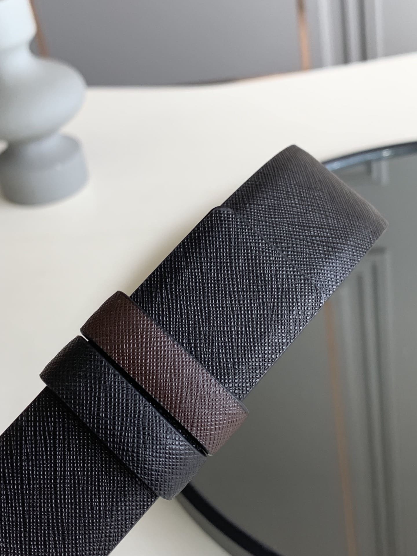 DÂY LƯNG PRADA BLACK SAFFIANO LEATHER Khóa da