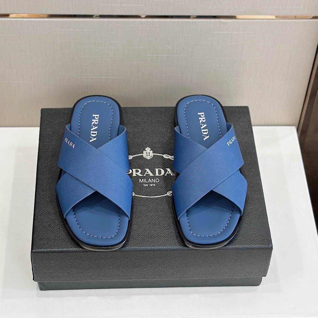 DÉP PRADA TRIANGLE SLIPPER