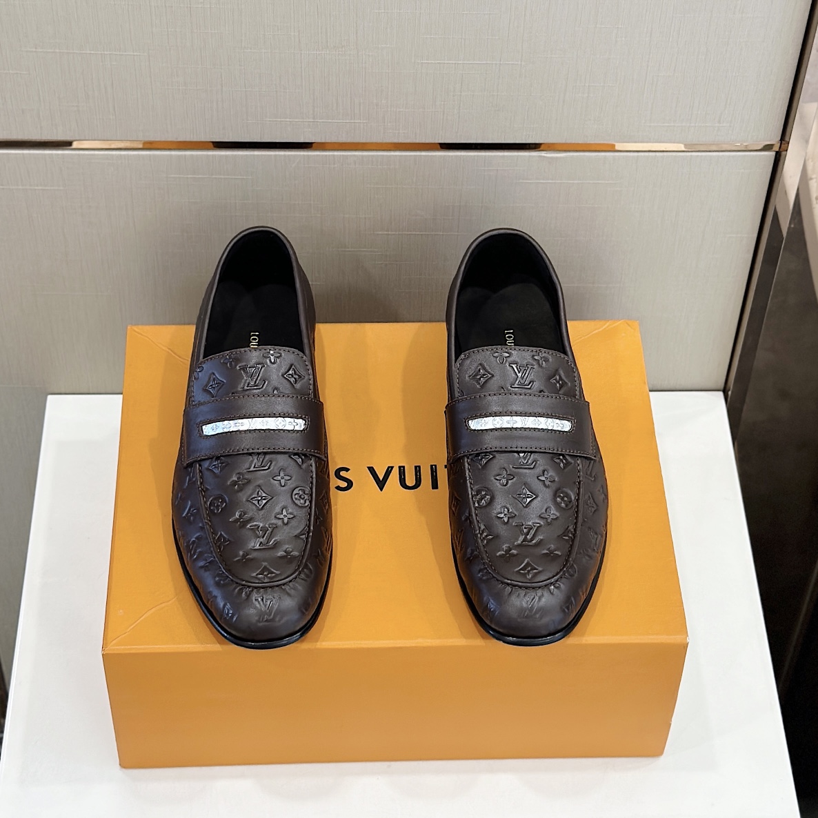 GIÀY LOUIS VUITTON GLOVE LOAFER SHOES AAA