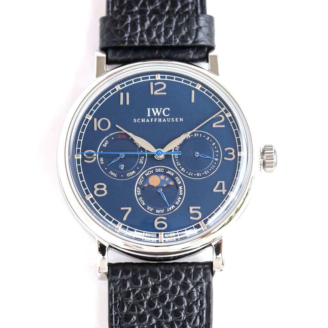 Đồng hồ IWC Schaffhausen Annual Calendar Automatic mặt số màu xanh