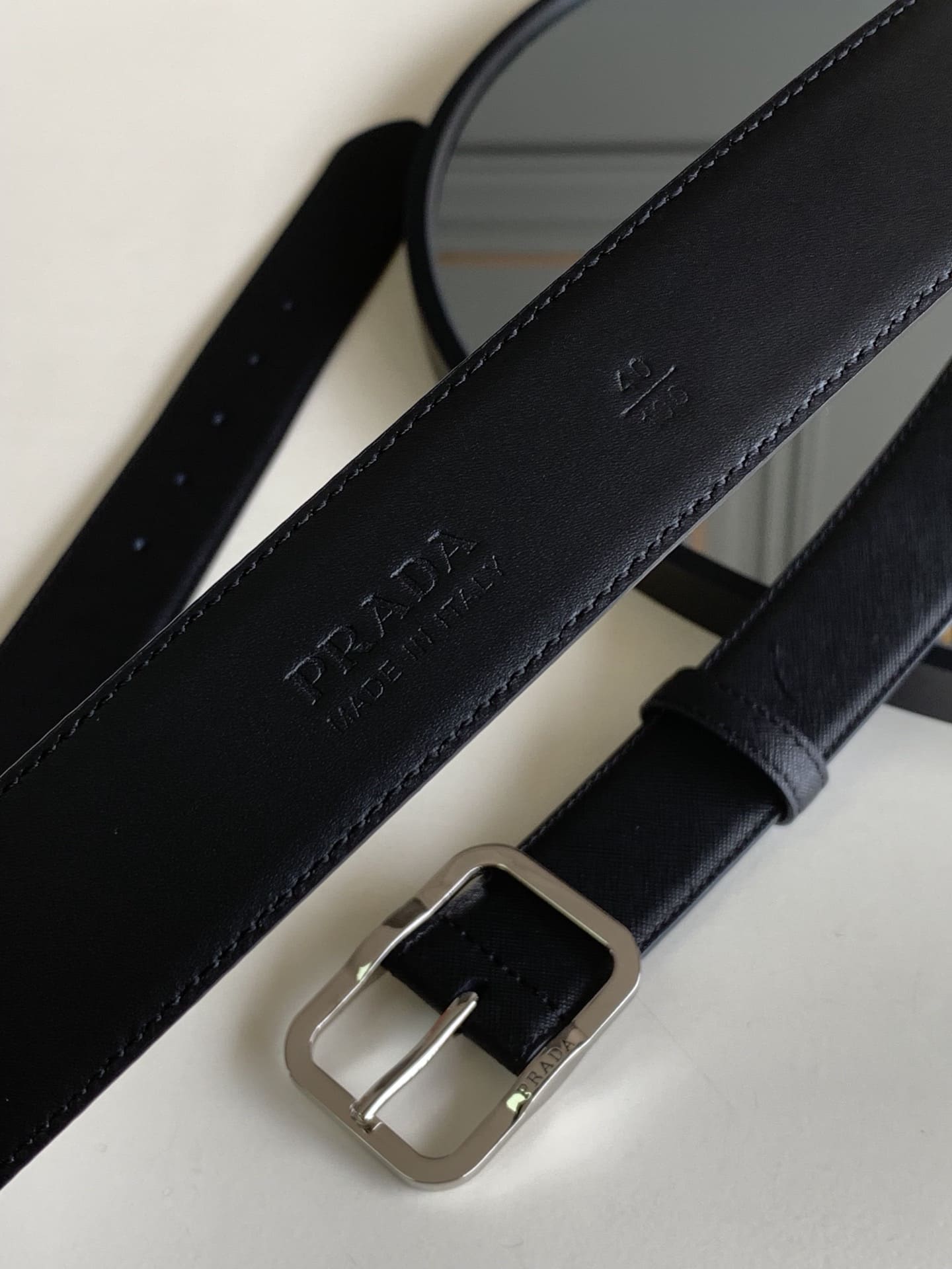 DÂY LƯNG PRADA BLACK SAFFIANO LEATHER Khóa bạc