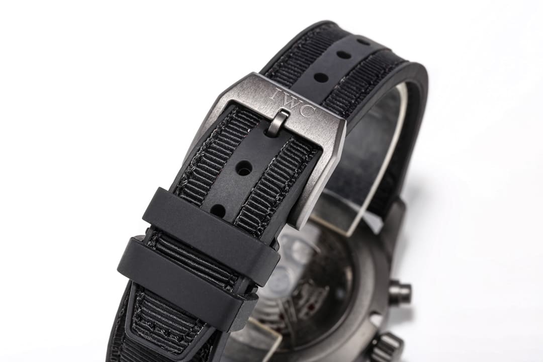 Đồng hồ IWC SCHAFFHAUSEN AMG BLACK Automatic mặt số màu xám