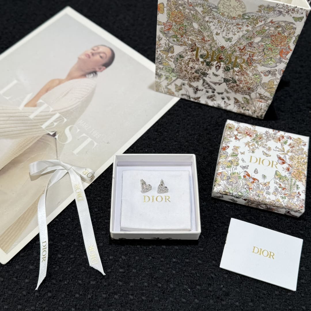 HOA TAI DIOR CD HEART DIAMOND TRIBALES