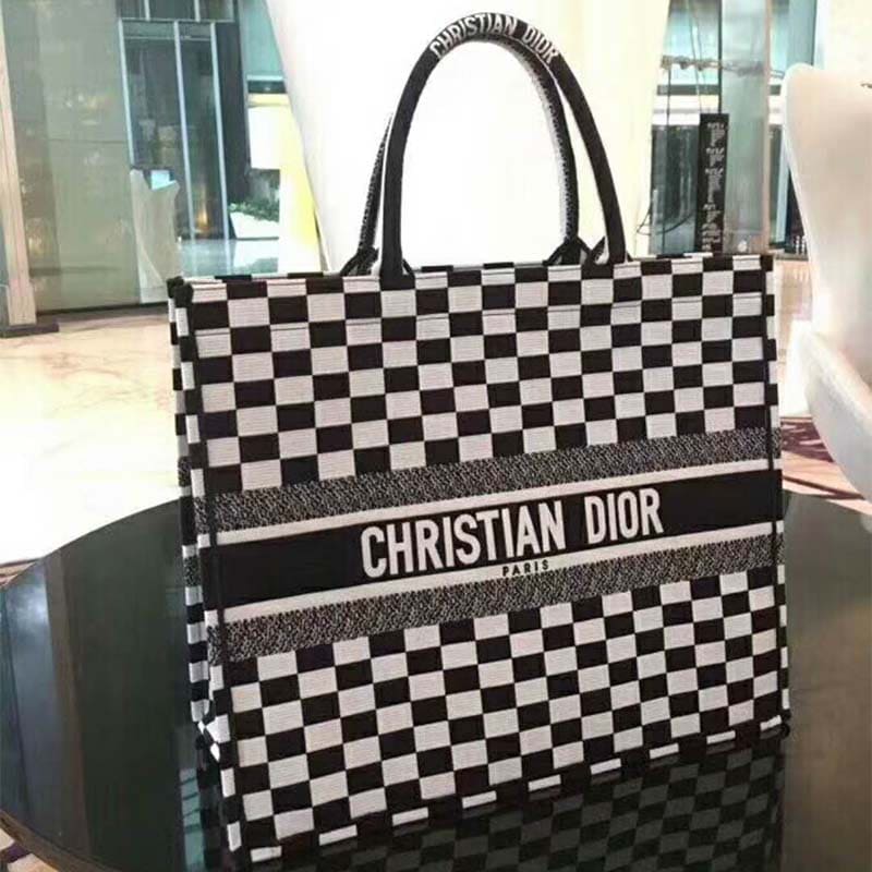 Túi Dior Book Tote Bag in Black and White Embroidered Canvas