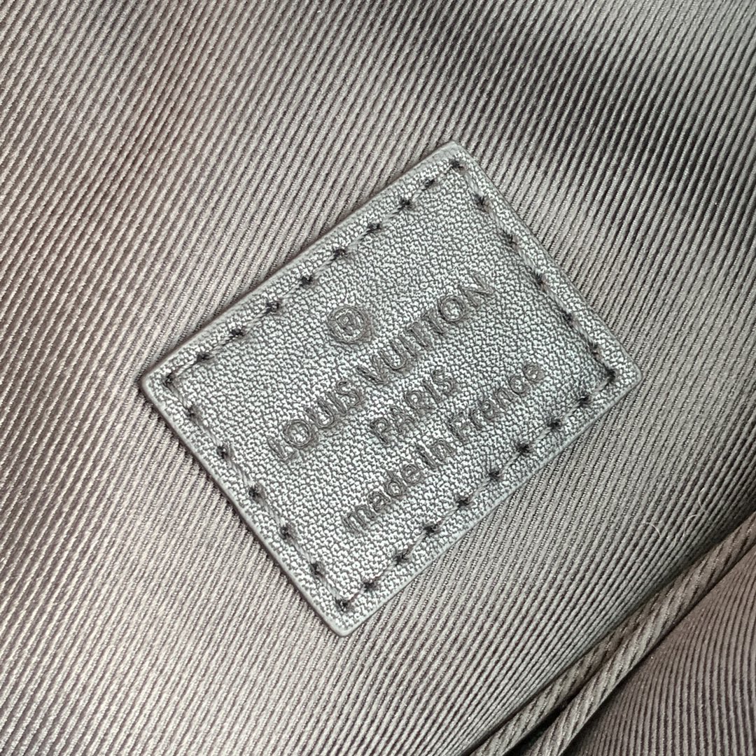 TÚI LOUIS VUITTON Flight Case Taurillon Shadow Monogram Business Bag