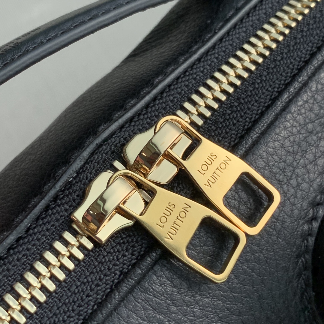 TÚI LOUIS VUITTON UTILITY CROSSBODY Messenger Bag