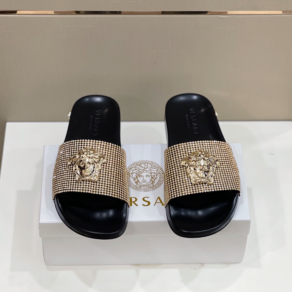 DÉP VERSACE MEDUSA HEAD GLITTER SLIPPER