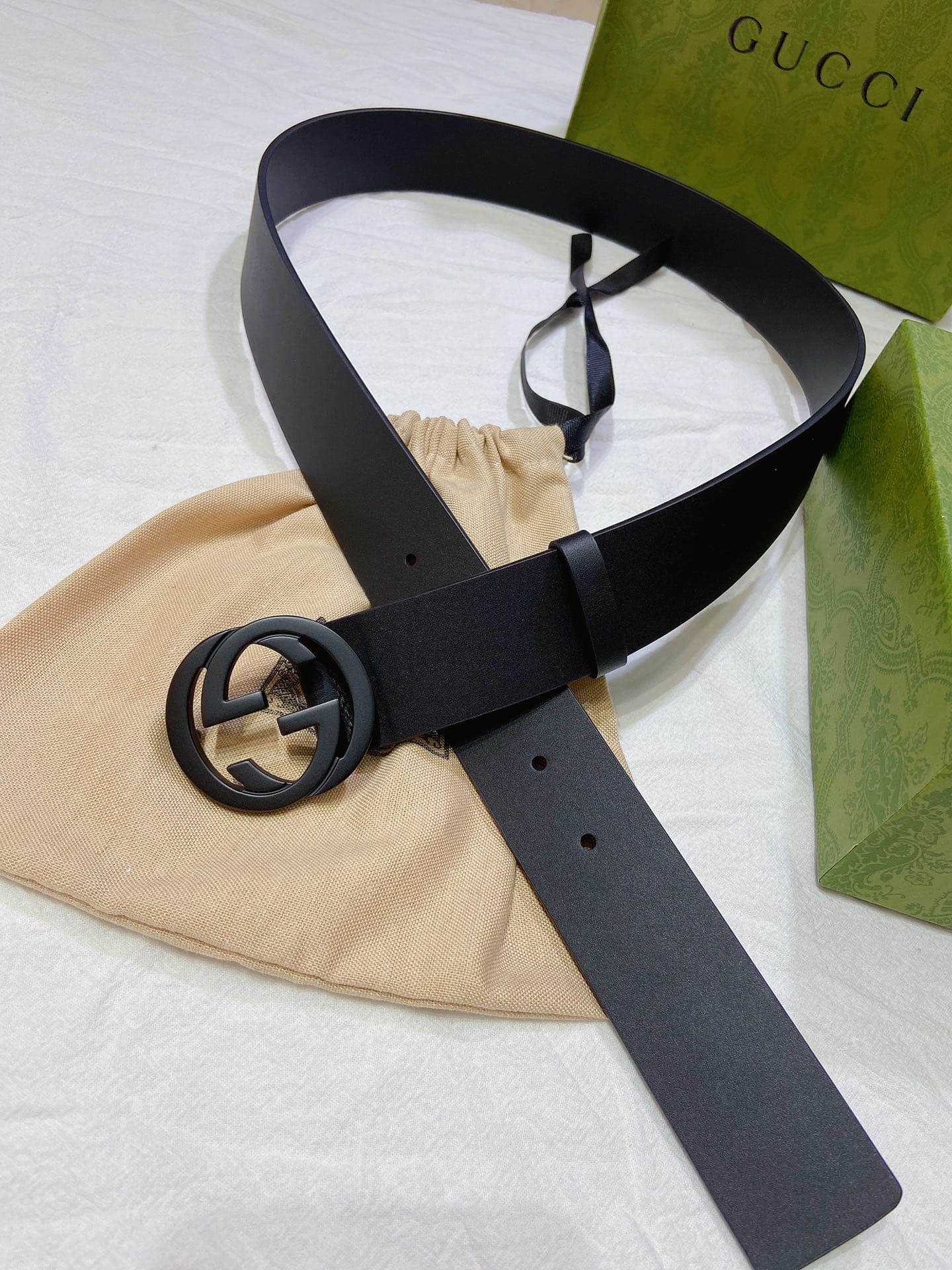 DÂY LƯNG GUCCI GG BLACK CALFSKIN LEATHER Khóa đen