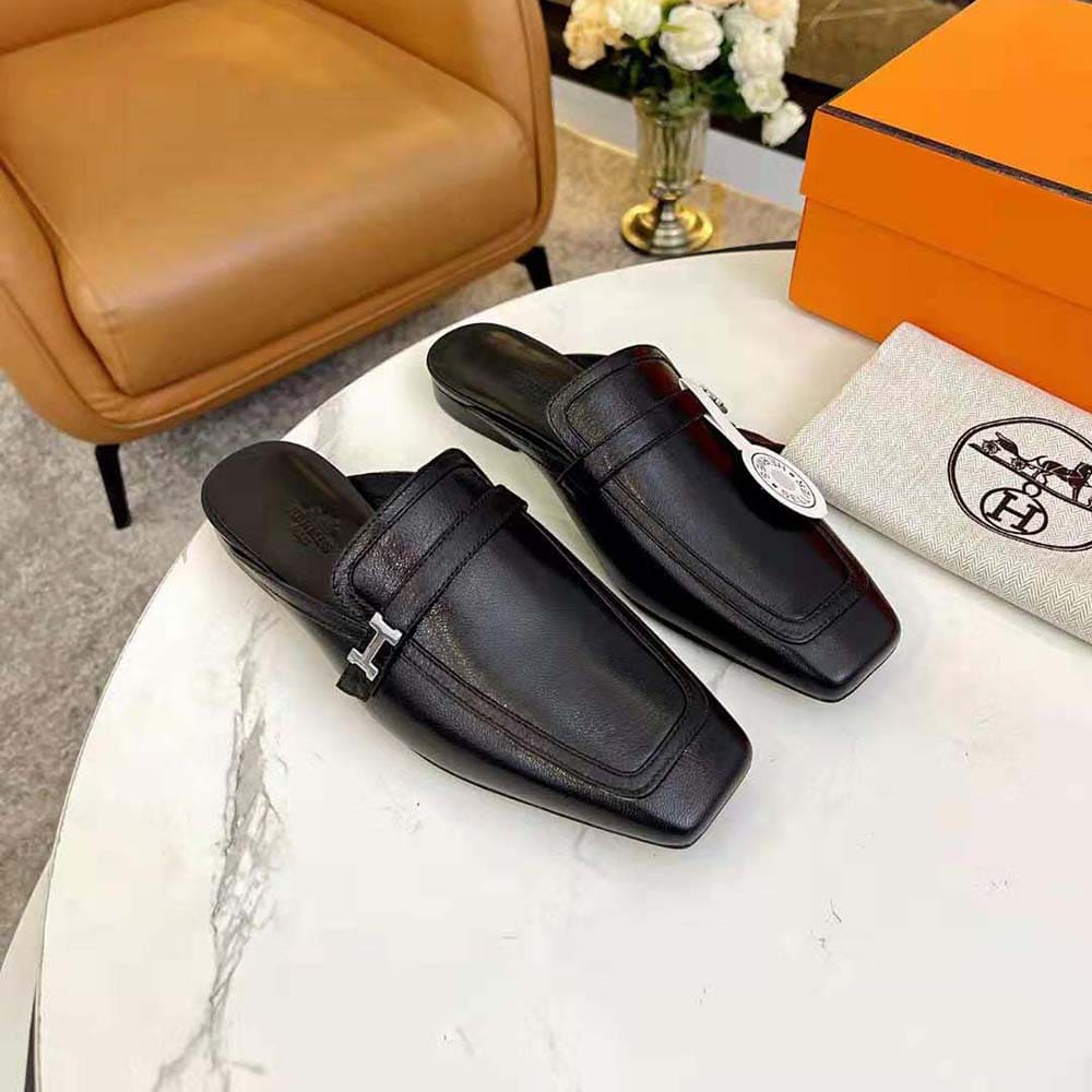 GIÀY Hermes Women Groupie Mule in Goatskin with Miniature Palladium-Plated Paris Buckle-Black