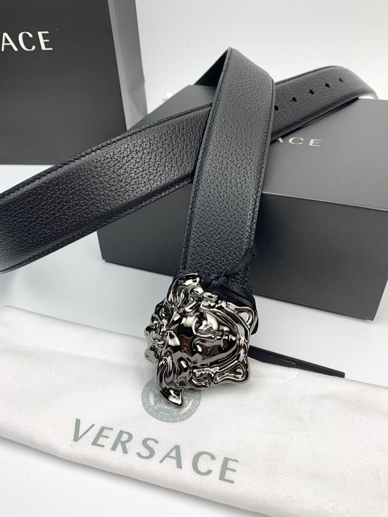 DÂY LƯNG VERSACE MEDUSA HEAD CALFSKIN LEATHER Khóa đen