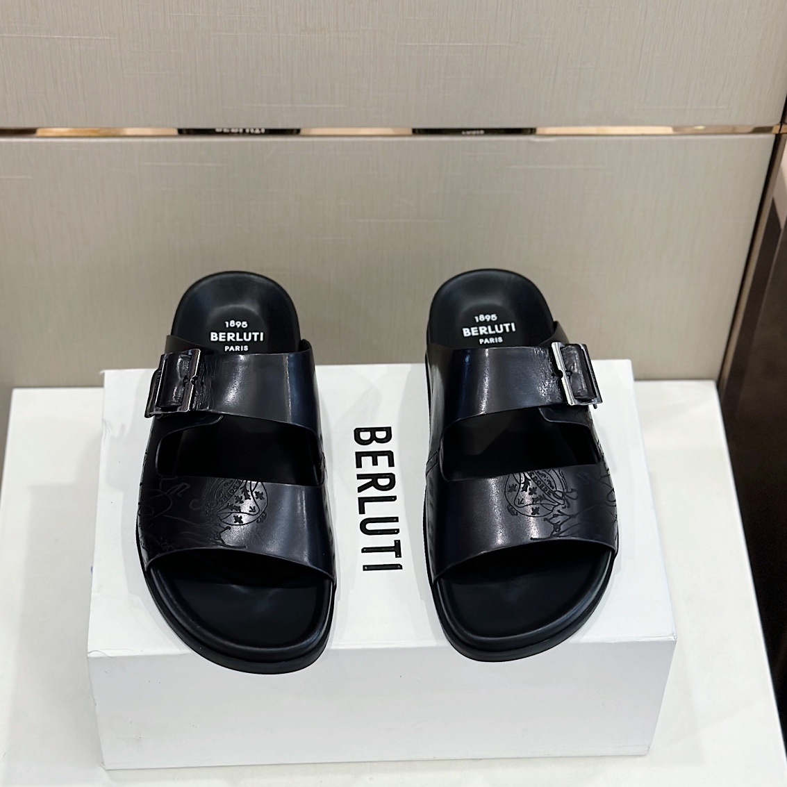 DÉP BERLUTI PATINA LEATHER SLIPPER