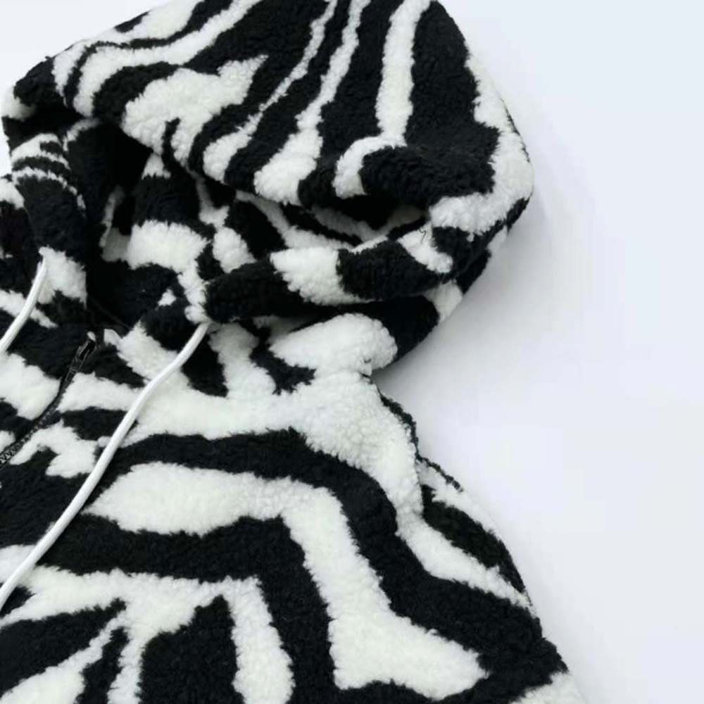 ÁO Celine Jacket in Tiger-print Fleece-White