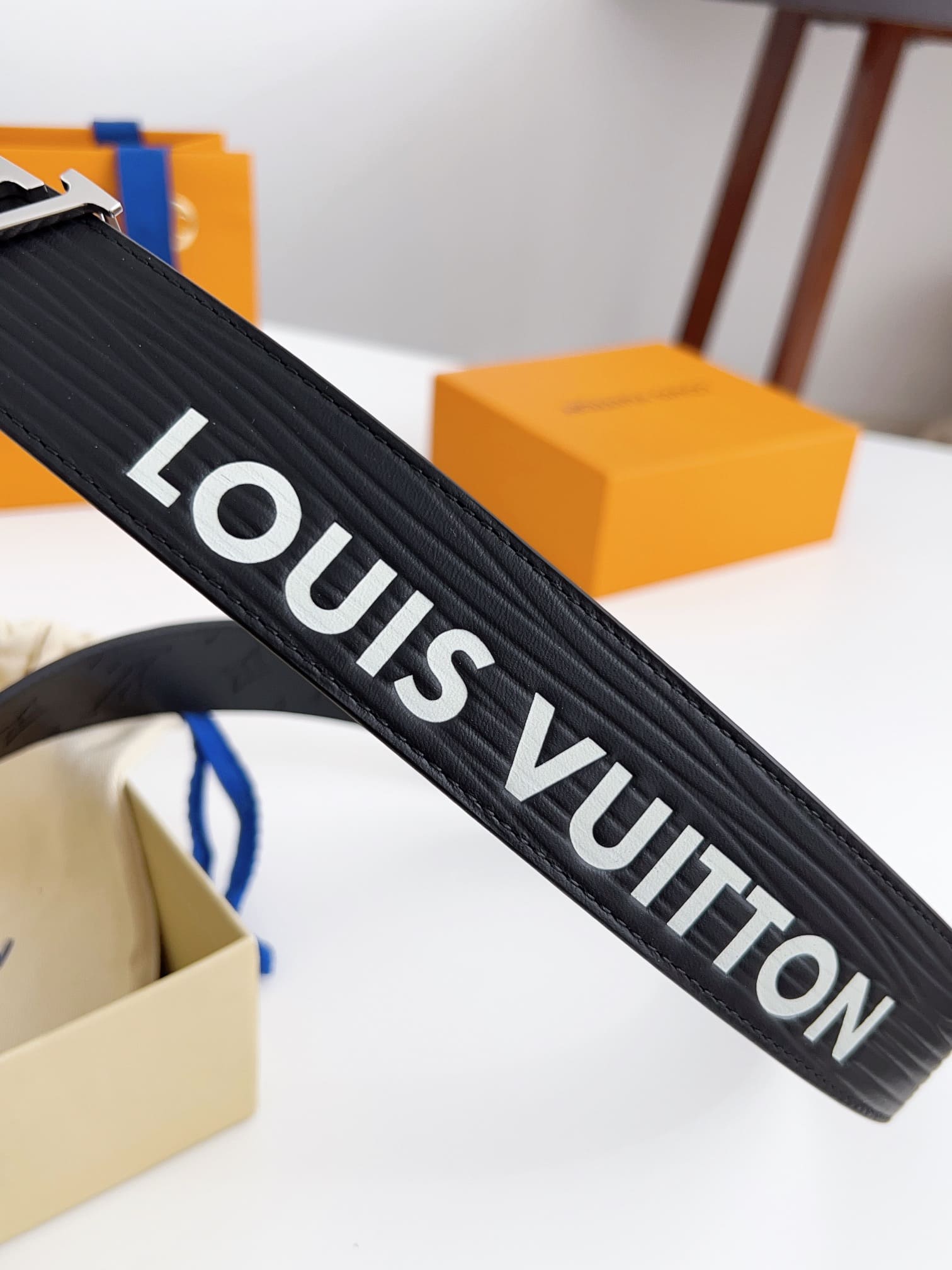 DÂY LƯNG LOUIS VUITTON BLACK EPI LEATHER  Khóa bạc