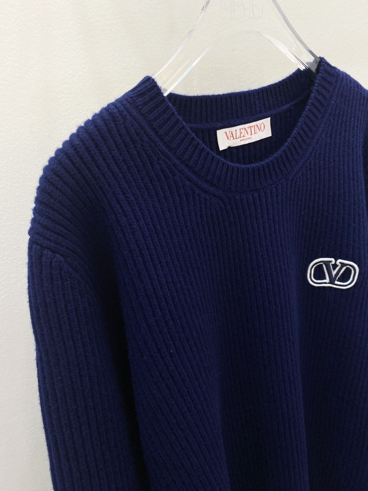 ÁO VALENTINO V Logo Sweater Unisex