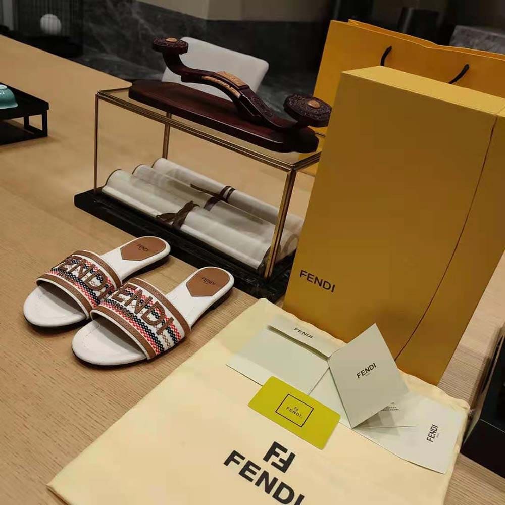GIÀY Fendi Women Signature Beige Canvas Slides