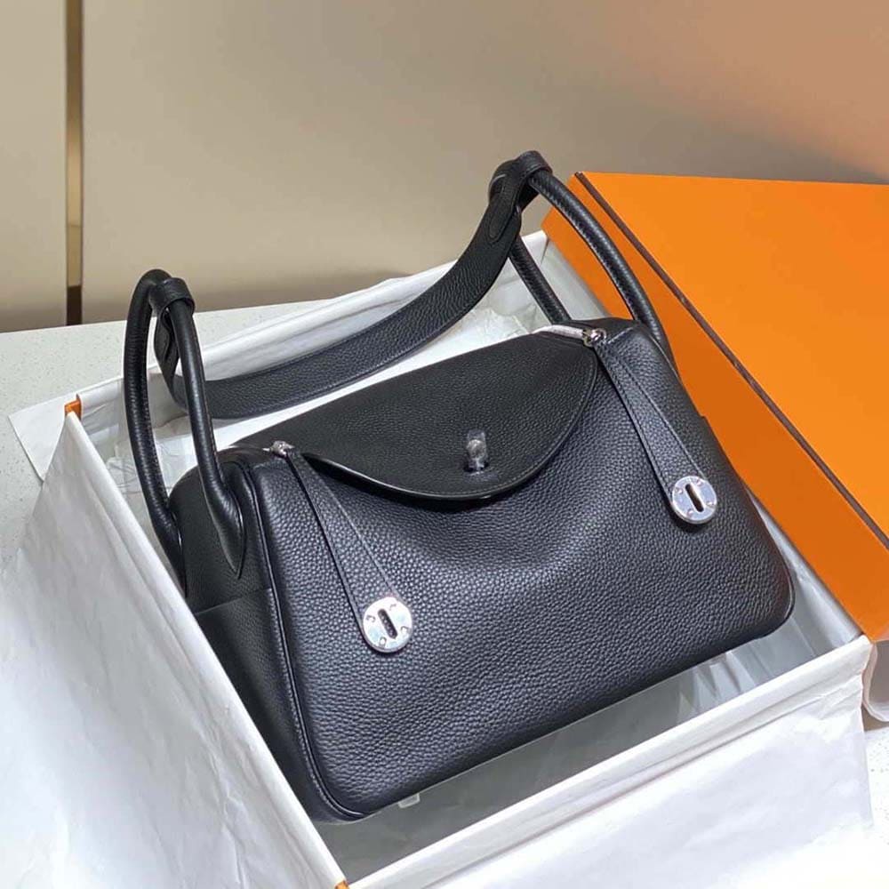 Túi Hermes Women Lindy 26 in Clemence Leather-Black