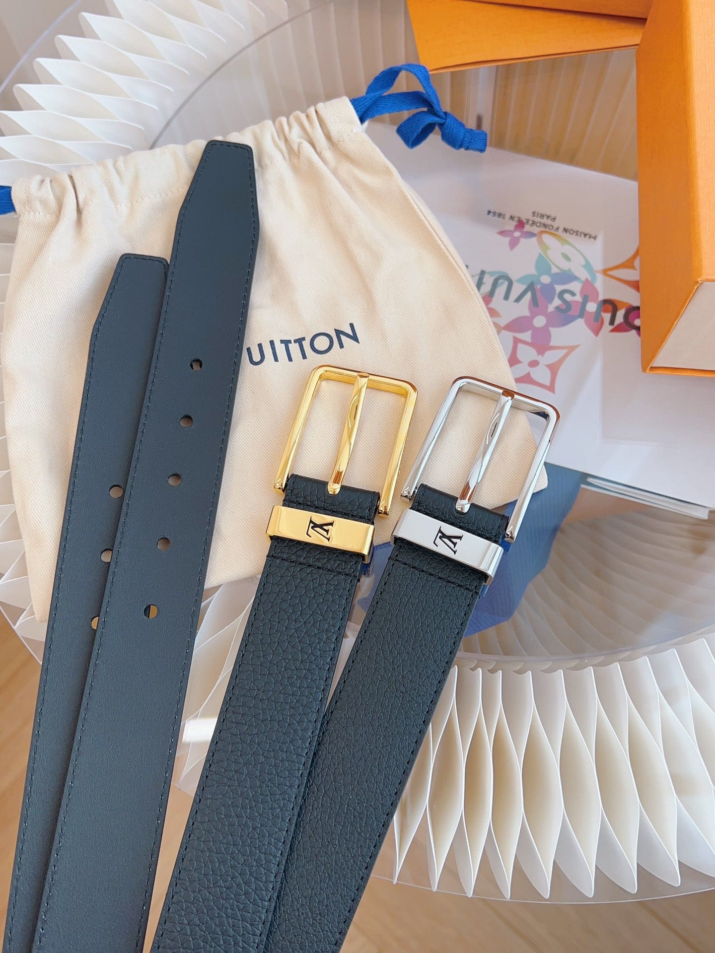 DÂY LƯNG LOUIS VUITTON BLACK CALFSKIN LEATHER Khóa bạc