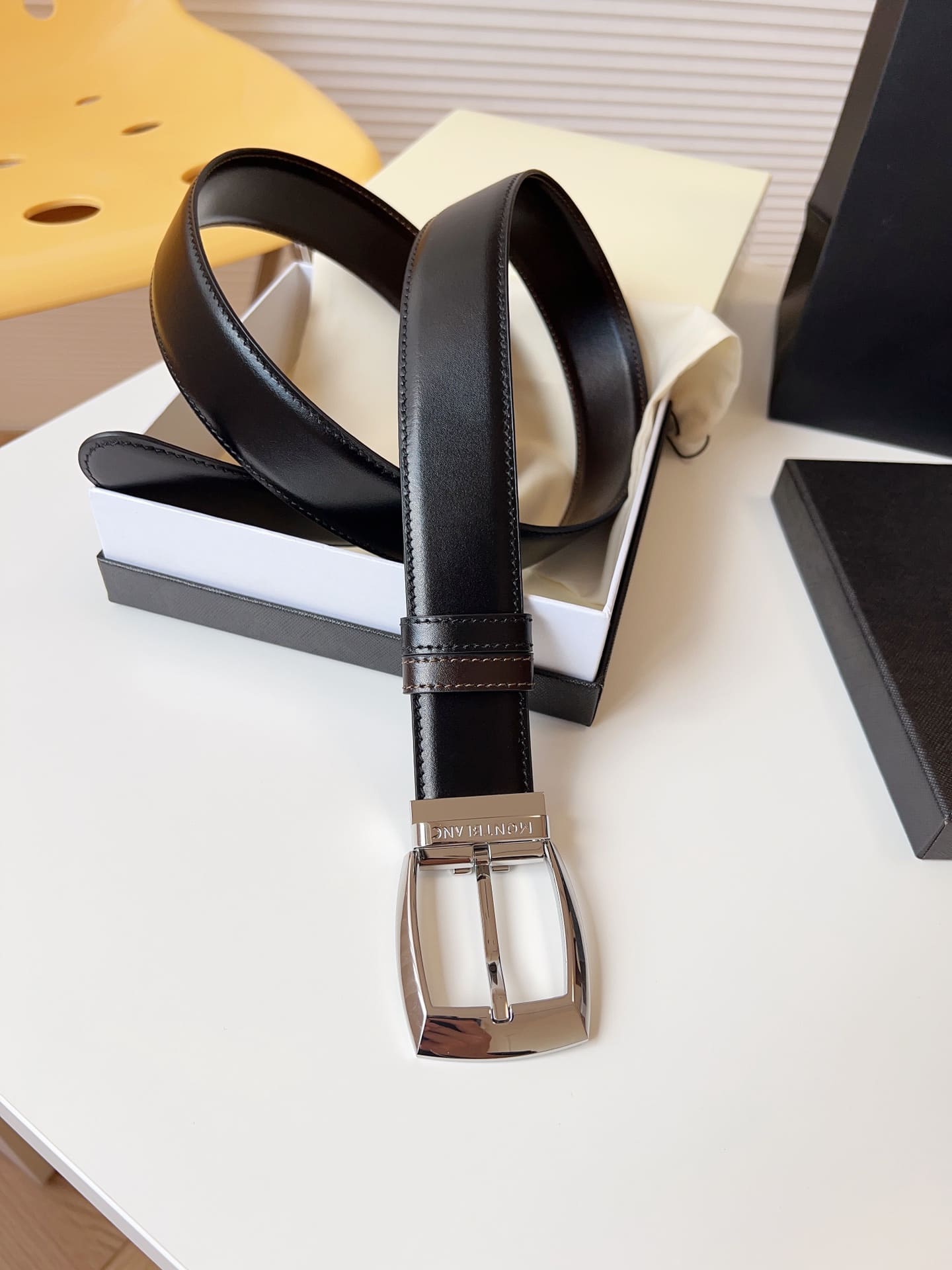 DÂY LƯNG MONTBLANC CALFSKIN LEATHER Belt Khóa bạc