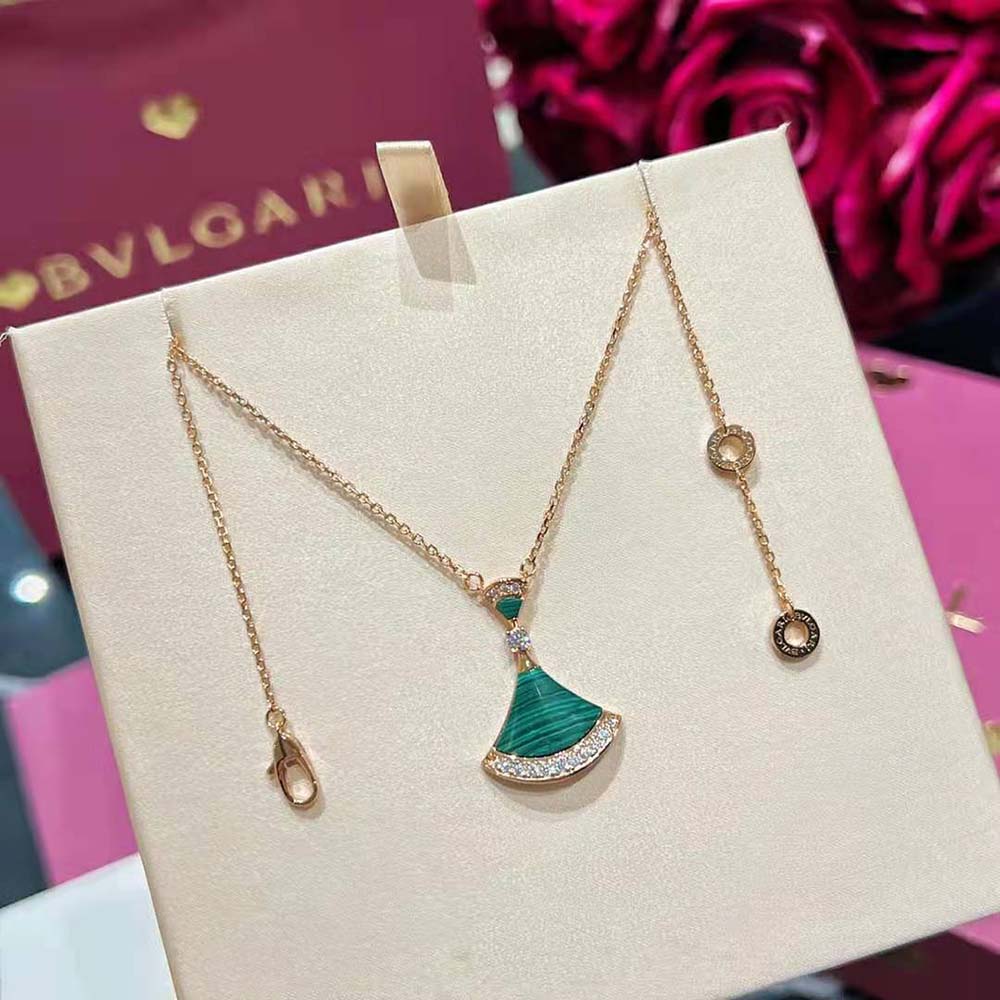 Vòng cổ BVLGARI DIVAS’ DREAM Necklace in 18 KT malachite vàng hồng 18K