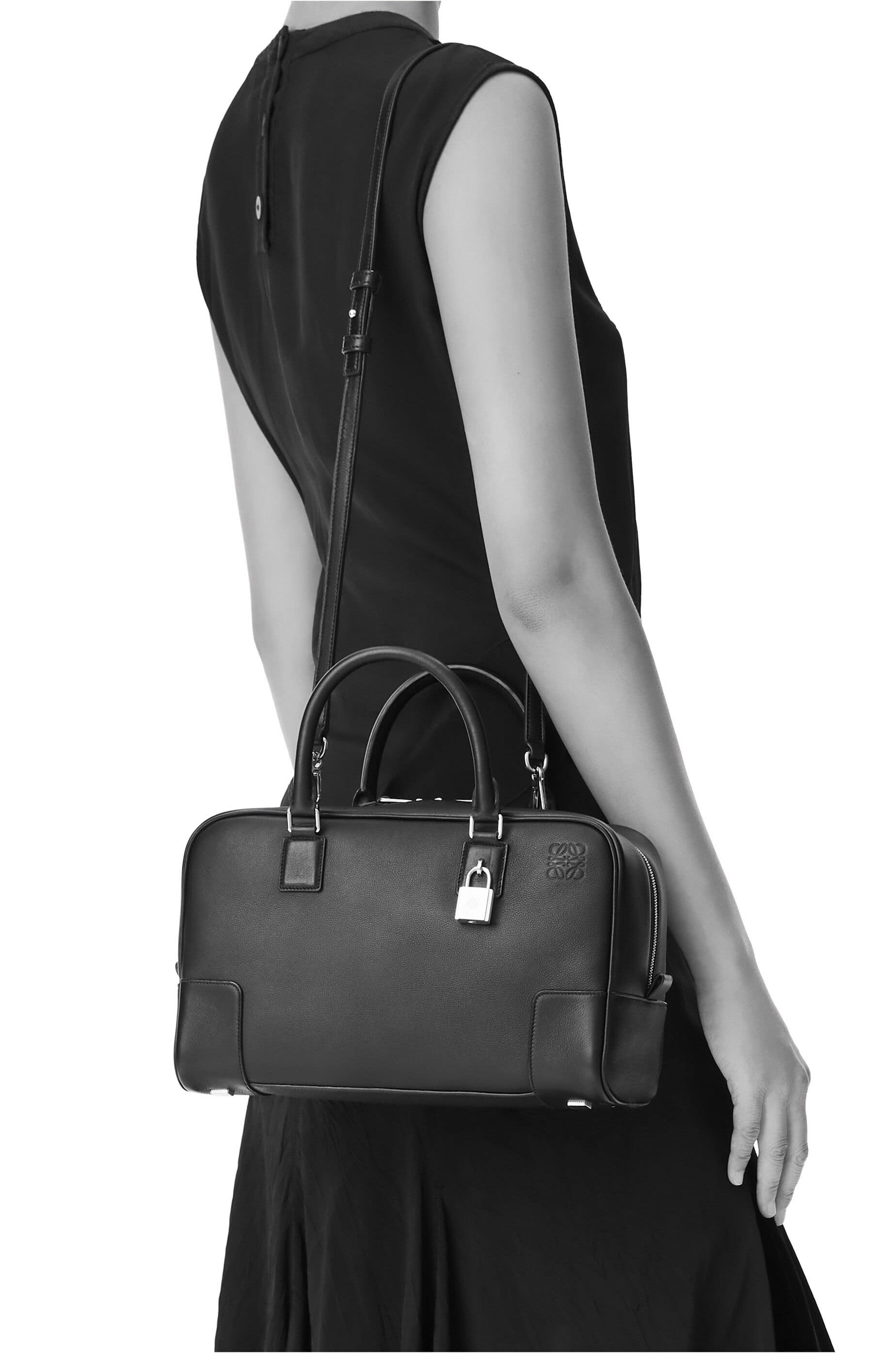 Túi LOEWE Amazona 28 bag in nappa calfskin black