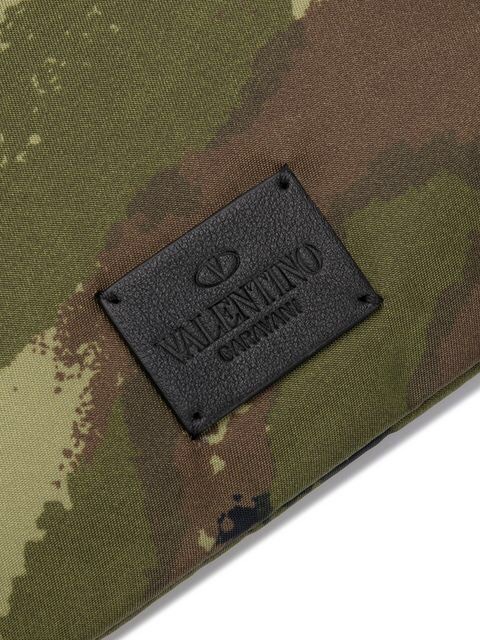 VÍ VALENTINO CAMOUFLAGE ZIPPED LEATHER POUCH