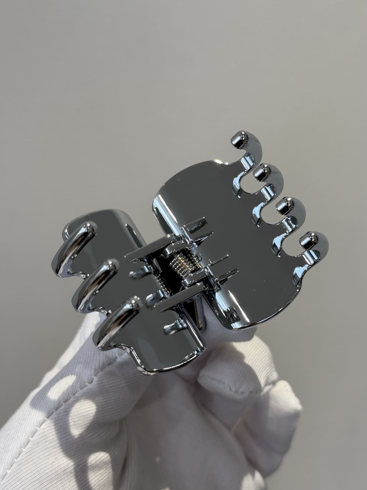 KẸP TÓC PRADA MILANO SPARKLING VINTAGE