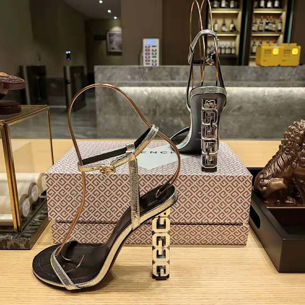 GUỐC Givenchy Women G Cube Sandals in Leather-Silver