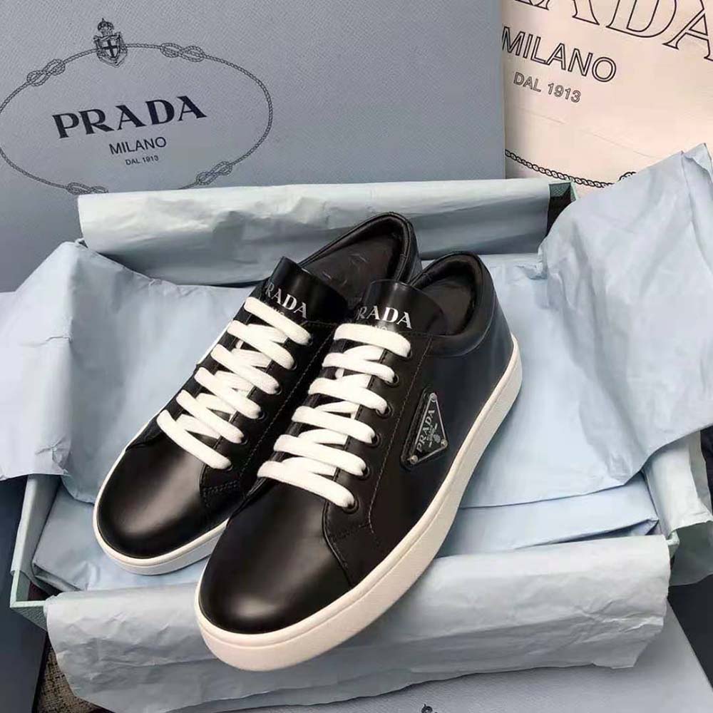 GIÀY PRADA Men Brushed Leather Sneakers-Black